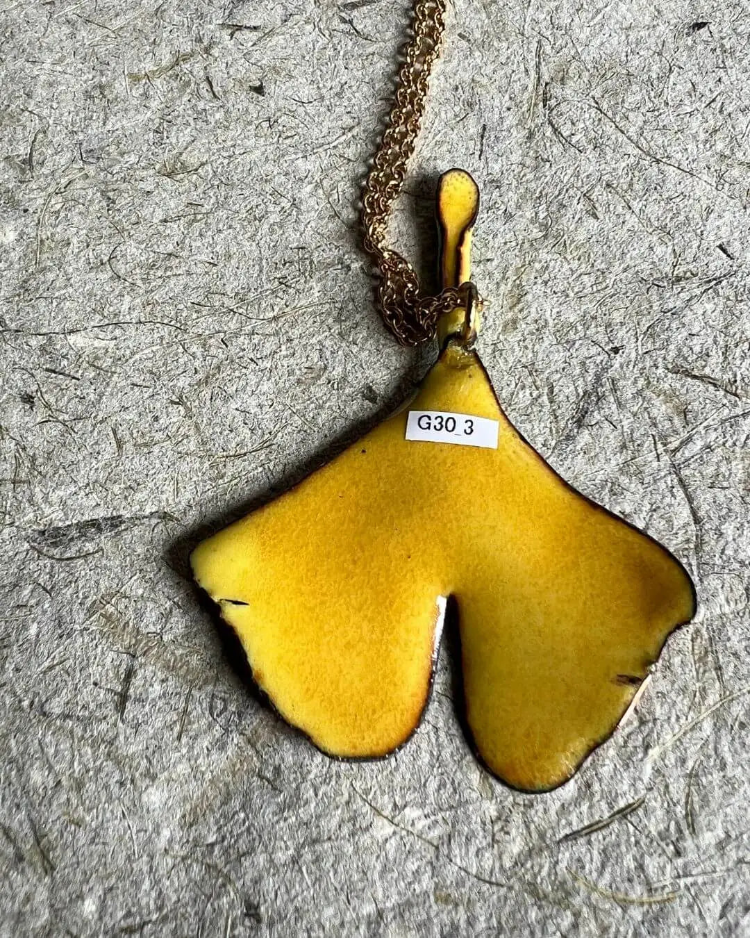 Ginkgo-Halskette, Feuer Emaille, Unikat