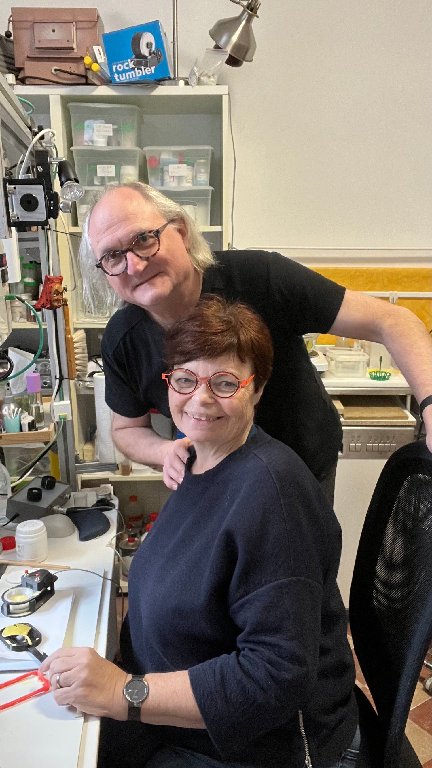 Véro et Reinhard in botanischer Schmuck Atelier