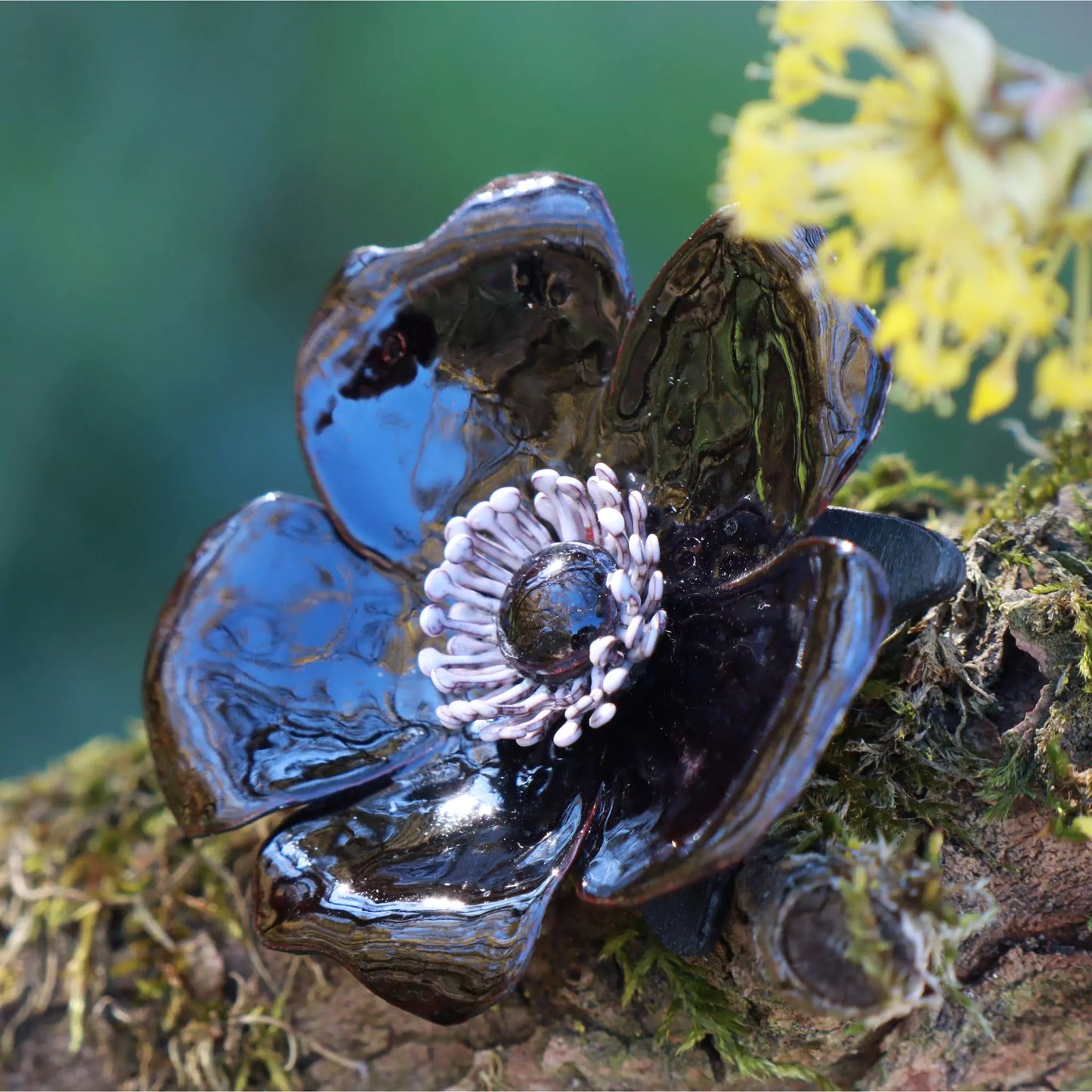 Rosenbrosche, Rose emailliert, schwarze. Naturschmuck