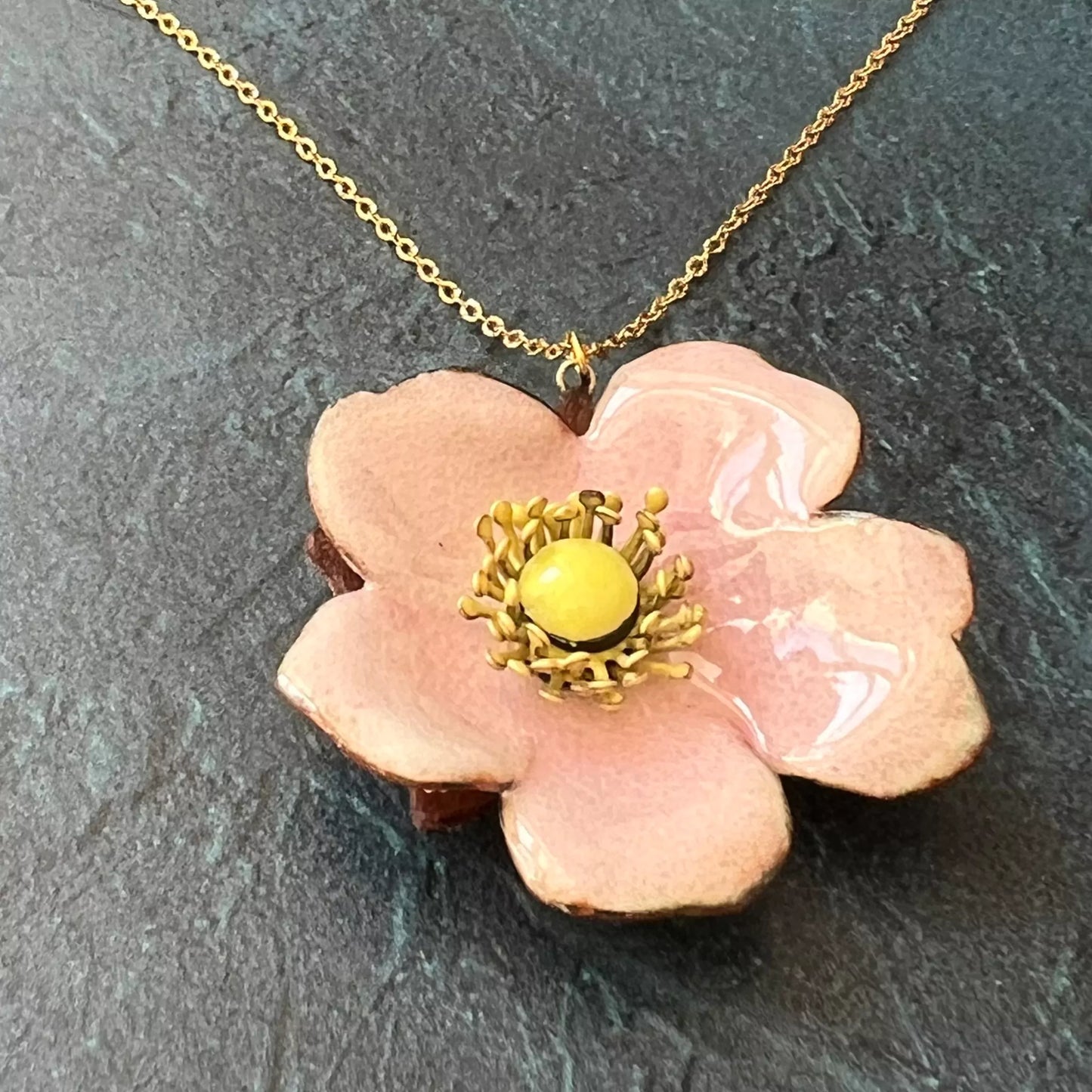 Pendentif rose "Marianne" rose - rose émaillée