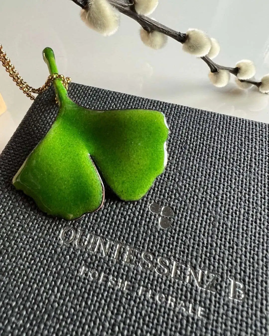 Halskette Ginkgo biloba mit Schmuckschachtel