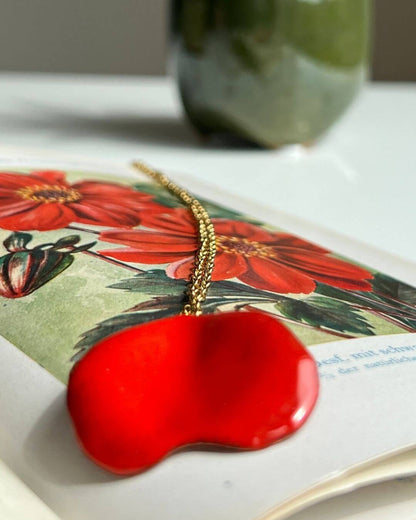 Rosenblütenblatt-Anhänger, Natürliche Eleganz, Rot-Orange