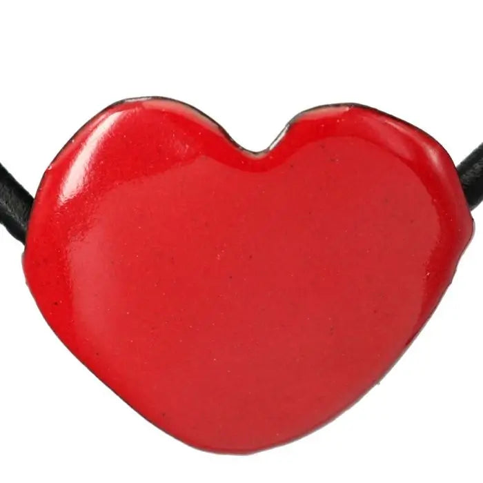 Rotes Herz emailliert. Handgefertigte Schmuckstücke aus Karlsruhe