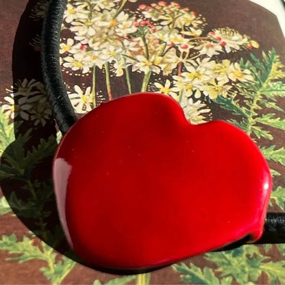 Rotes Herz Schmuck mit Lederkette 