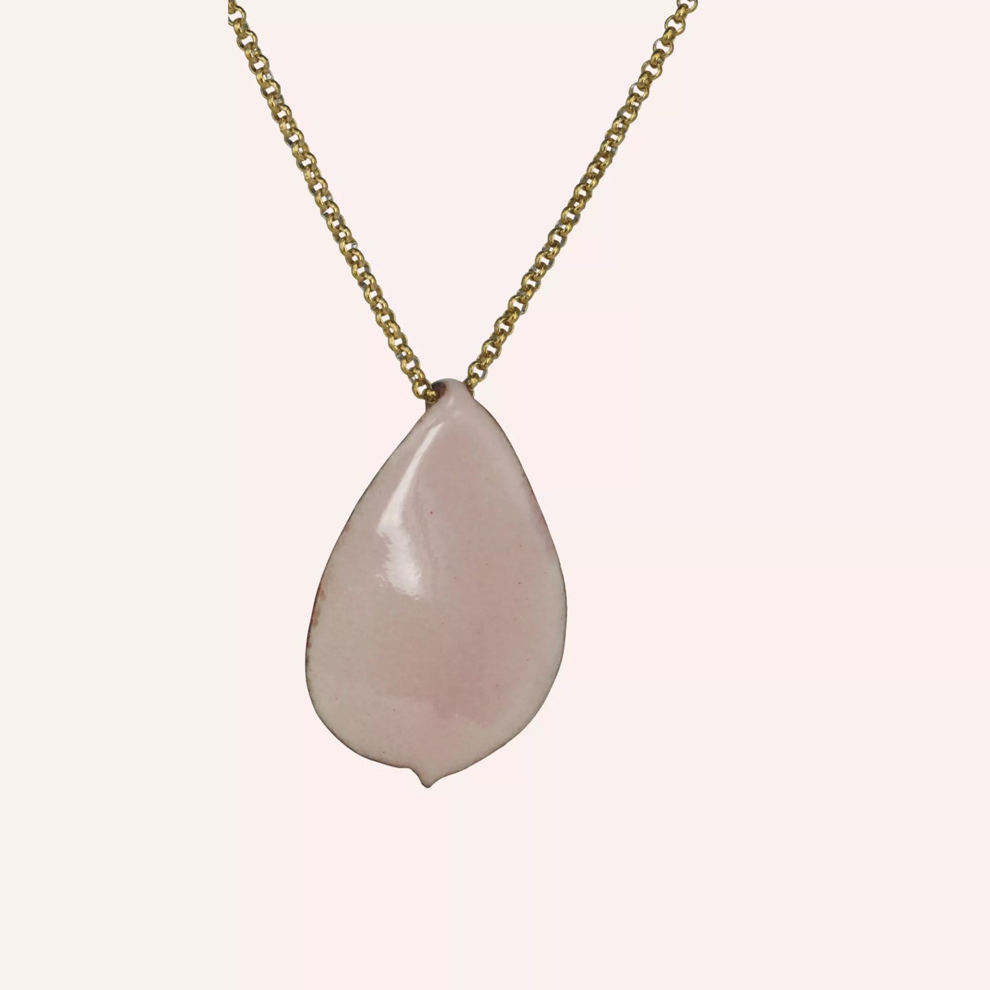 Anhänger Emaille rosa pudrig nach echtem Rosenblütenblatt, mit Kette für Damen