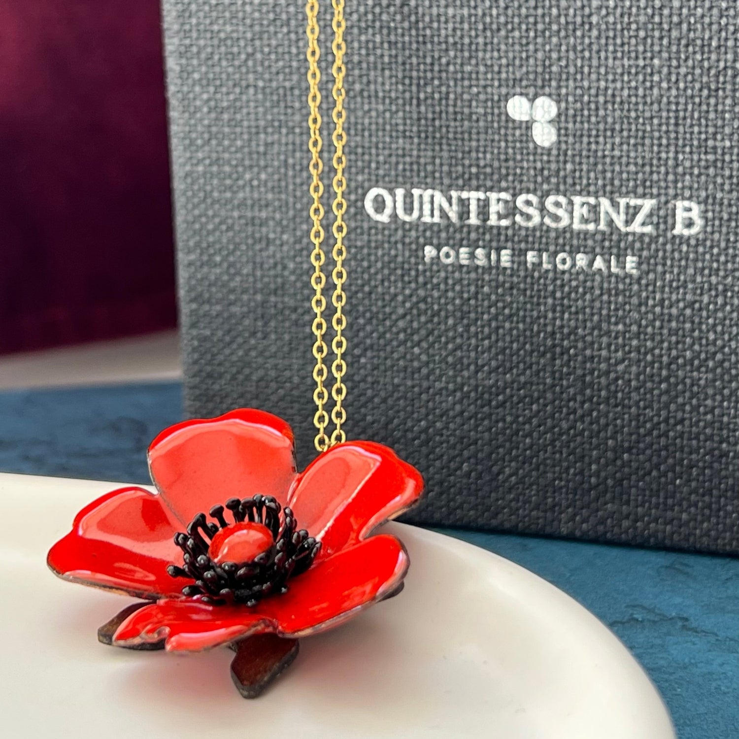 Rosenanhänger feuerrot emailliert, mit Packaging